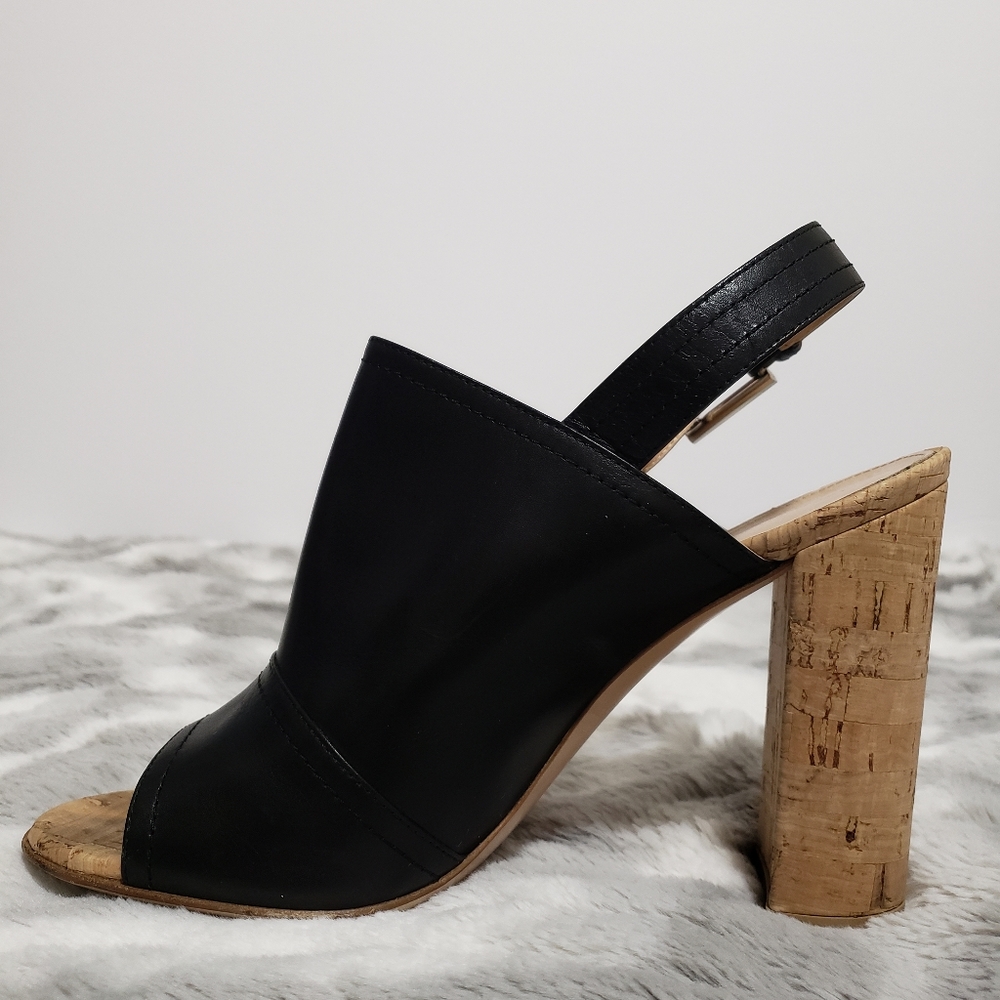 💙 Gianvito Rossi Block Leather Peeptoe Sandal
